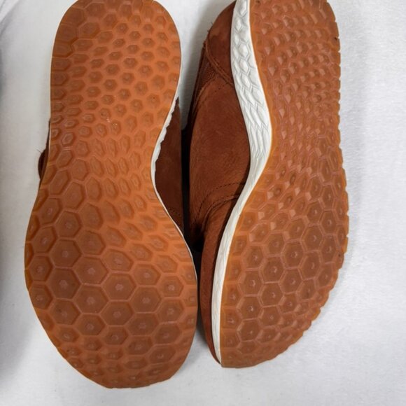 LIKE NEW NEW BALANCE wfl20 suede Velcro sneakers size 7.5 - Picture 3 of 4